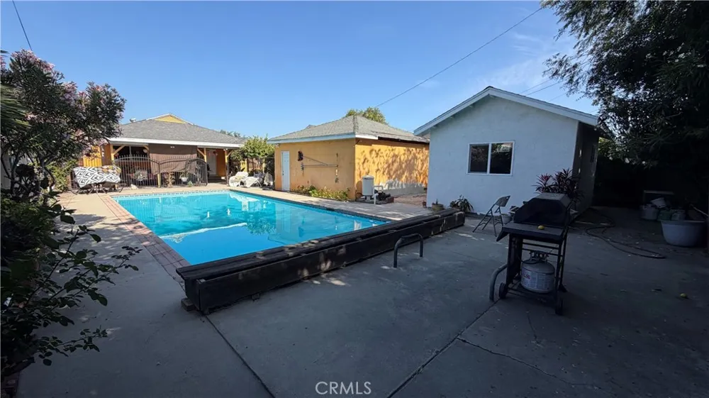 7517 Ontario Street Sun Valley, CA 91504