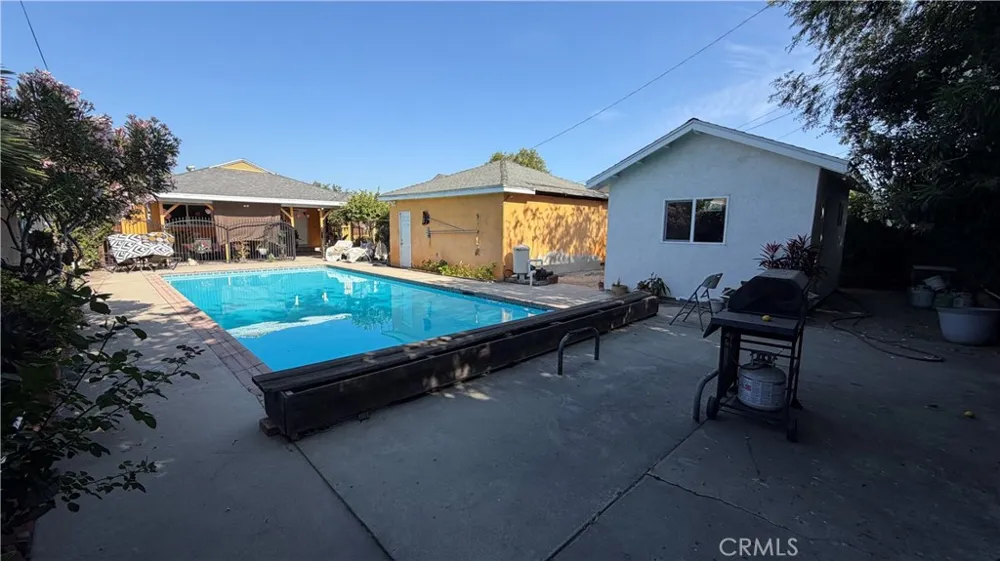 7517 Ontario Street Sun Valley, CA 91504
