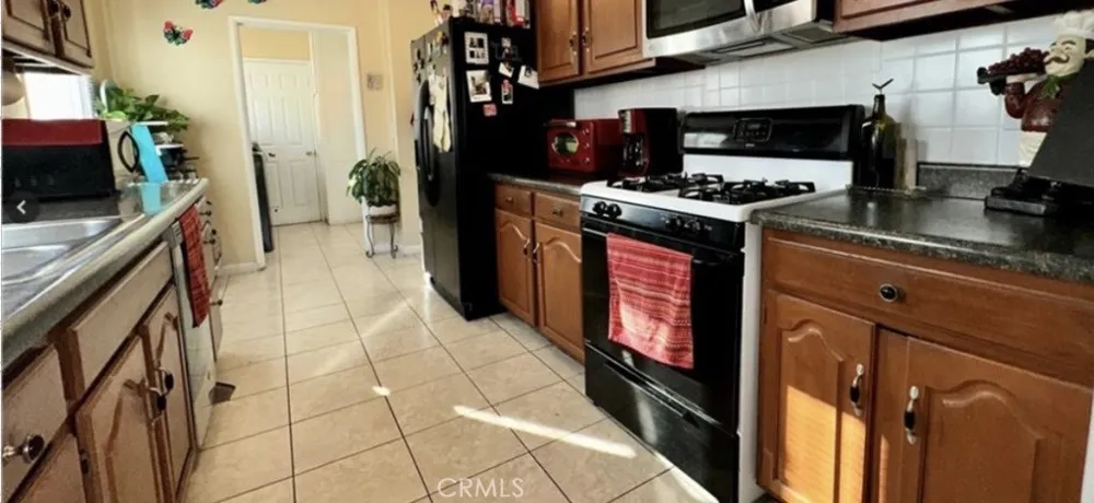 7517 Ontario Street Sun Valley, CA 91504