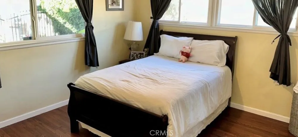 7517 Ontario Street Sun Valley, CA 91504