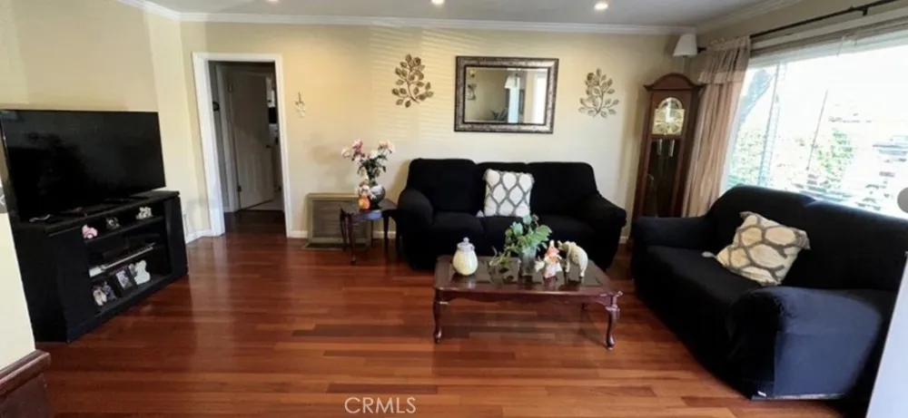7517 Ontario Street Sun Valley, CA 91504