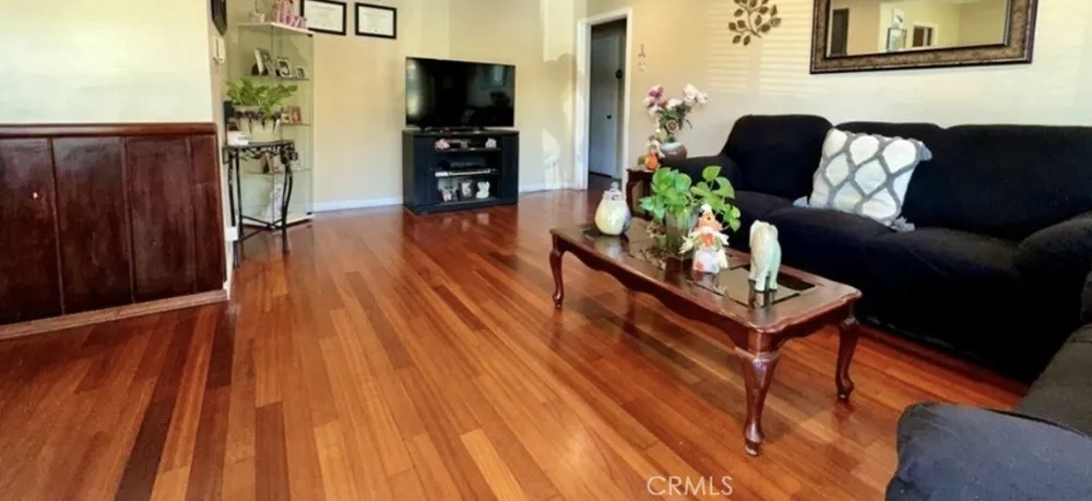7517 Ontario Street Sun Valley, CA 91504