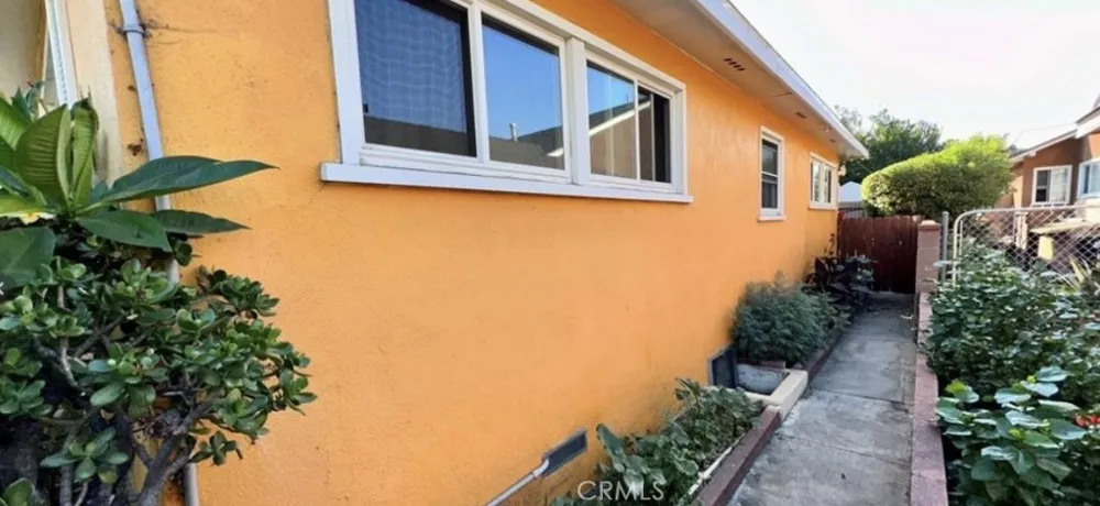 7517 Ontario Street Sun Valley, CA 91504