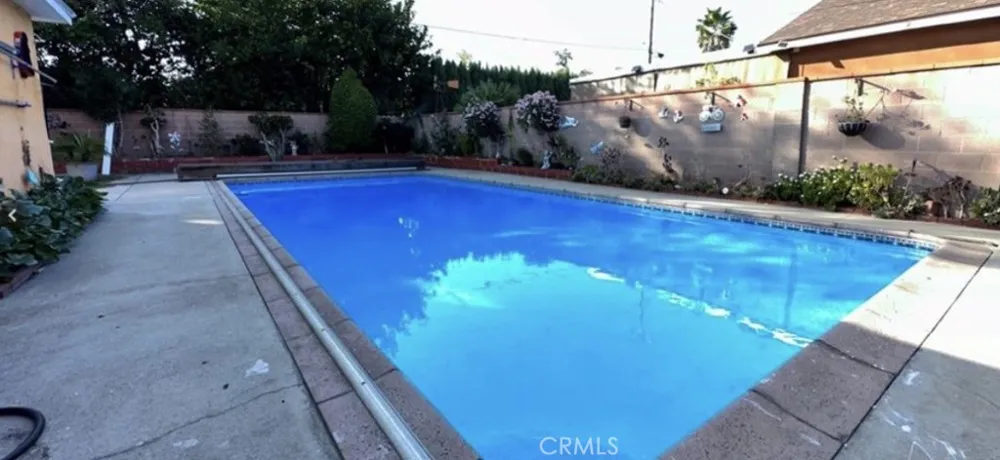 7517 Ontario Street Sun Valley, CA 91504