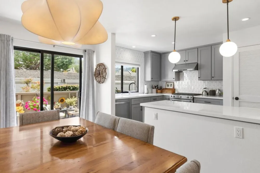 3850 Rio Road #42 Carmel, CA 93923