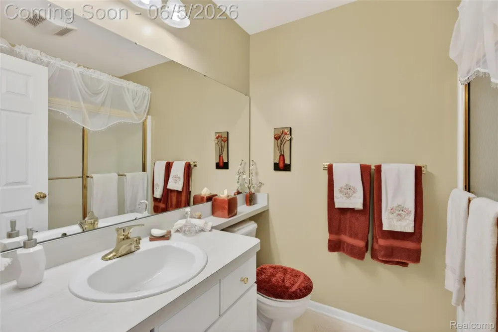 2443 Crossings Circle Davison Township, MI 48423