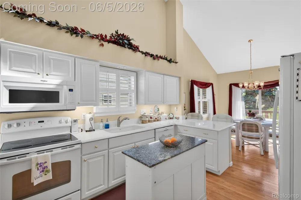 2443 Crossings Circle Davison Township, MI 48423