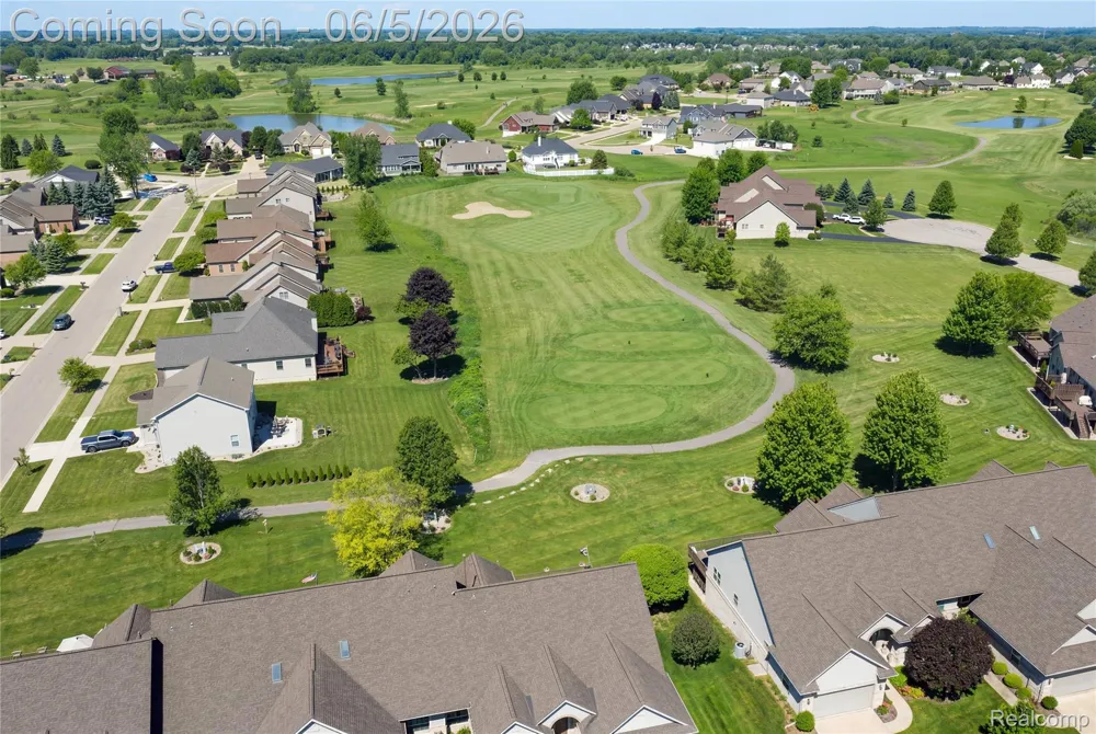 2443 Crossings Circle Davison Township, MI 48423