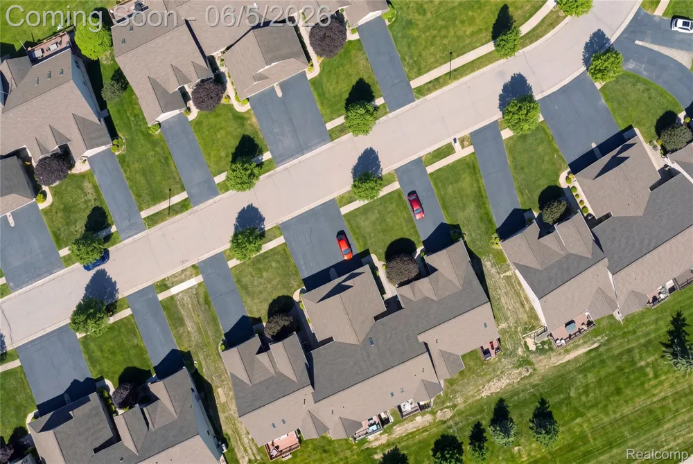 2443 Crossings Circle Davison Township, MI 48423