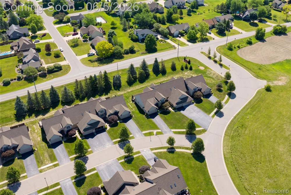 2443 Crossings Circle Davison Township, MI 48423