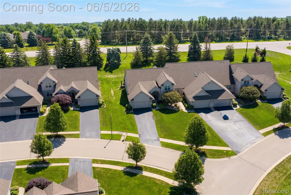 2443 Crossings Circle Davison Township, MI 48423