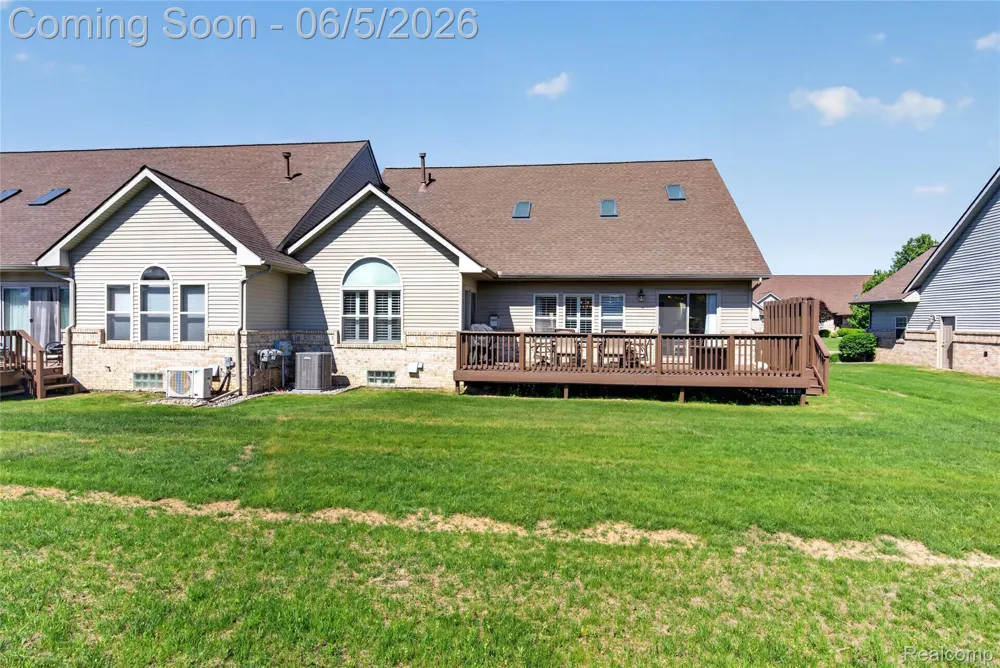 2443 Crossings Circle Davison Township, MI 48423