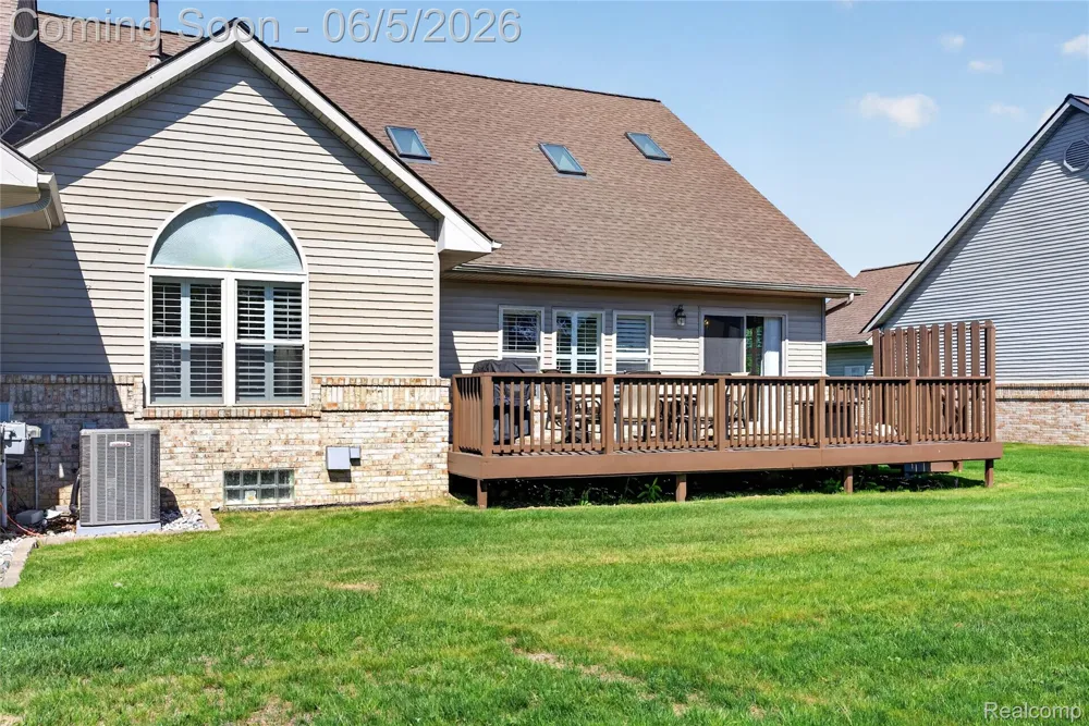 2443 Crossings Circle Davison Township, MI 48423