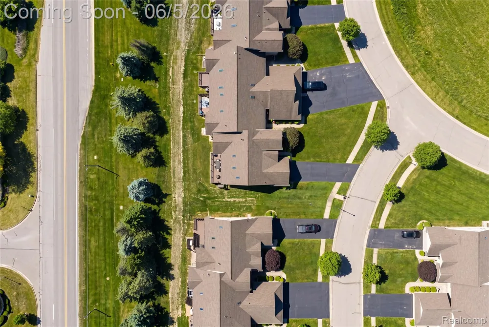 2443 Crossings Circle Davison Township, MI 48423