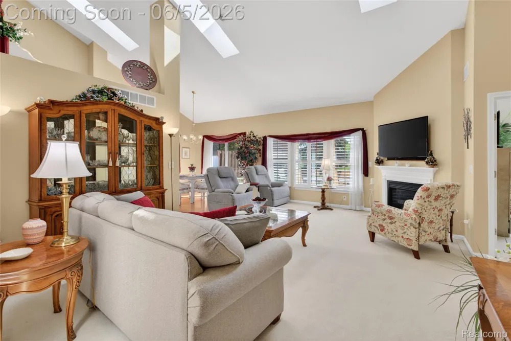 2443 Crossings Circle Davison Township, MI 48423