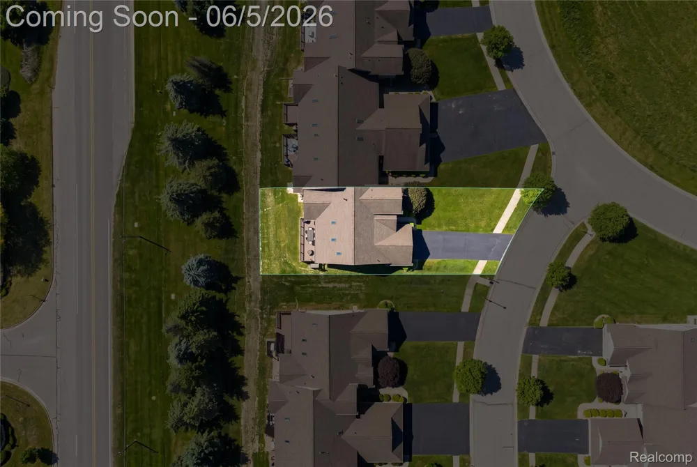 2443 Crossings Circle Davison Township, MI 48423