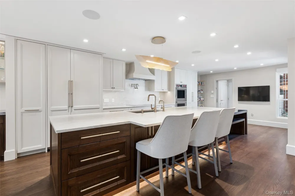 227 Ibis Court Manhasset, NY 11030