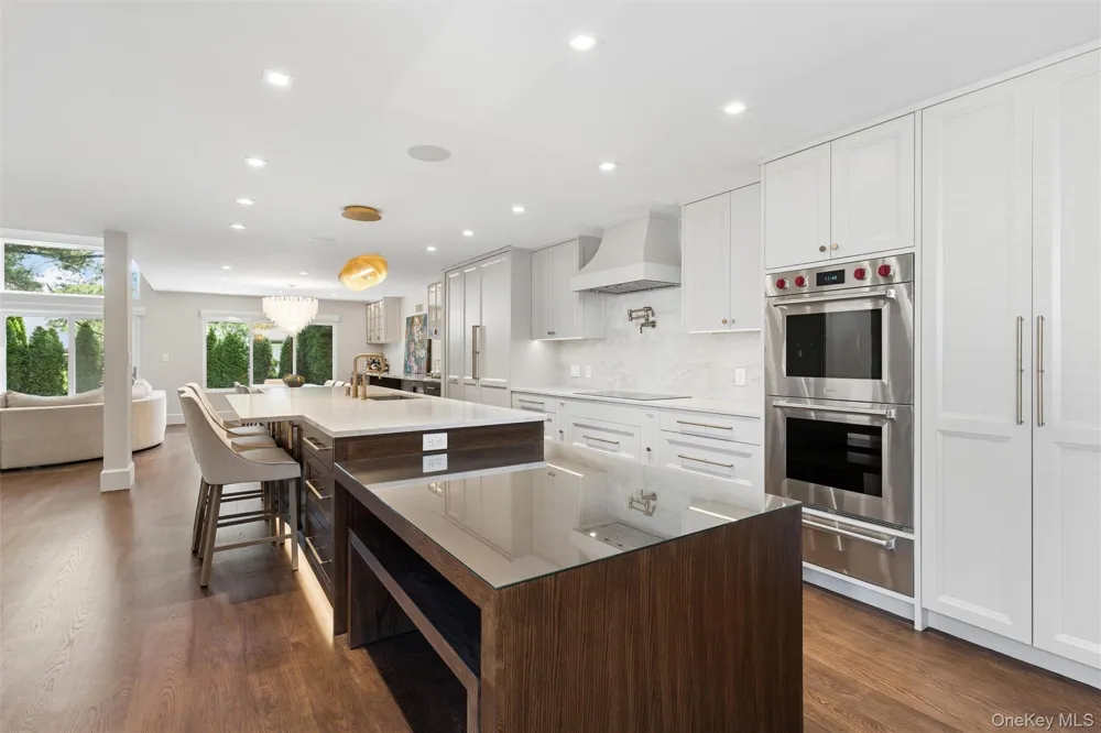 227 Ibis Court Manhasset, NY 11030