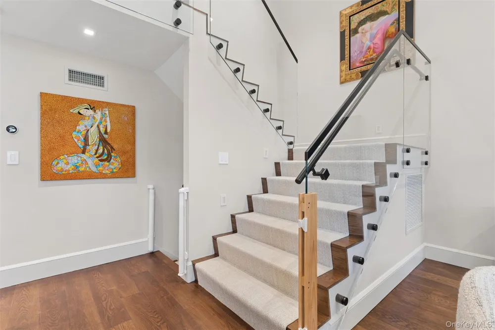 227 Ibis Court Manhasset, NY 11030