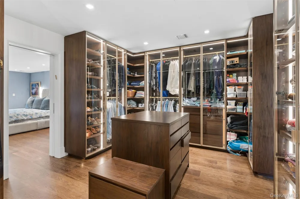 227 Ibis Court Manhasset, NY 11030