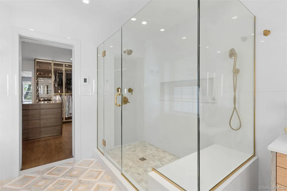 227 Ibis Court Manhasset, NY 11030