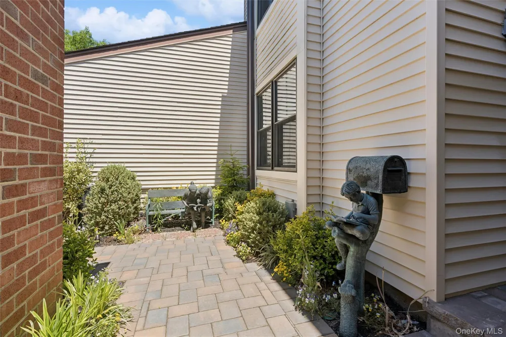 227 Ibis Court Manhasset, NY 11030