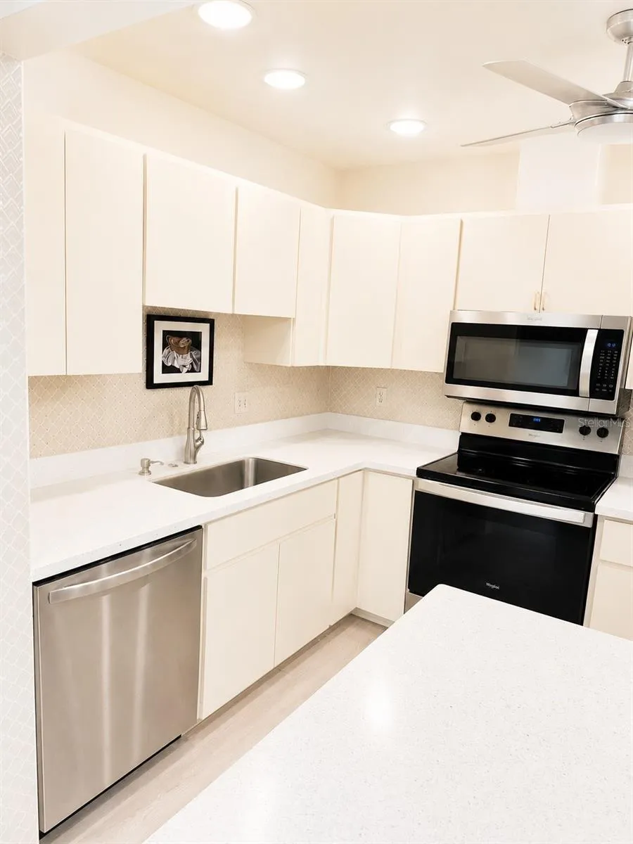1211 CAPRI ISLES BOULEVARD #122 Venice, FL 34292