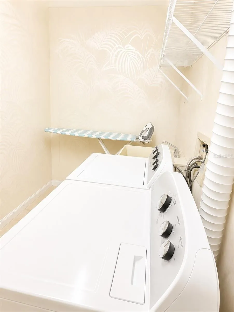 1211 CAPRI ISLES BOULEVARD #122 Venice, FL 34292