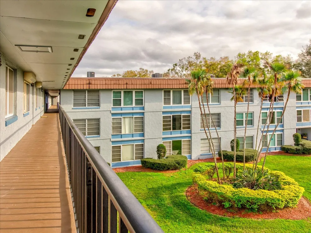 333 LAKE HOWARD DR NW #314D Winter Haven, FL 33880