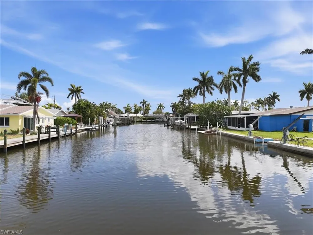 2609 Bayshore Drive Matlacha, FL 33993