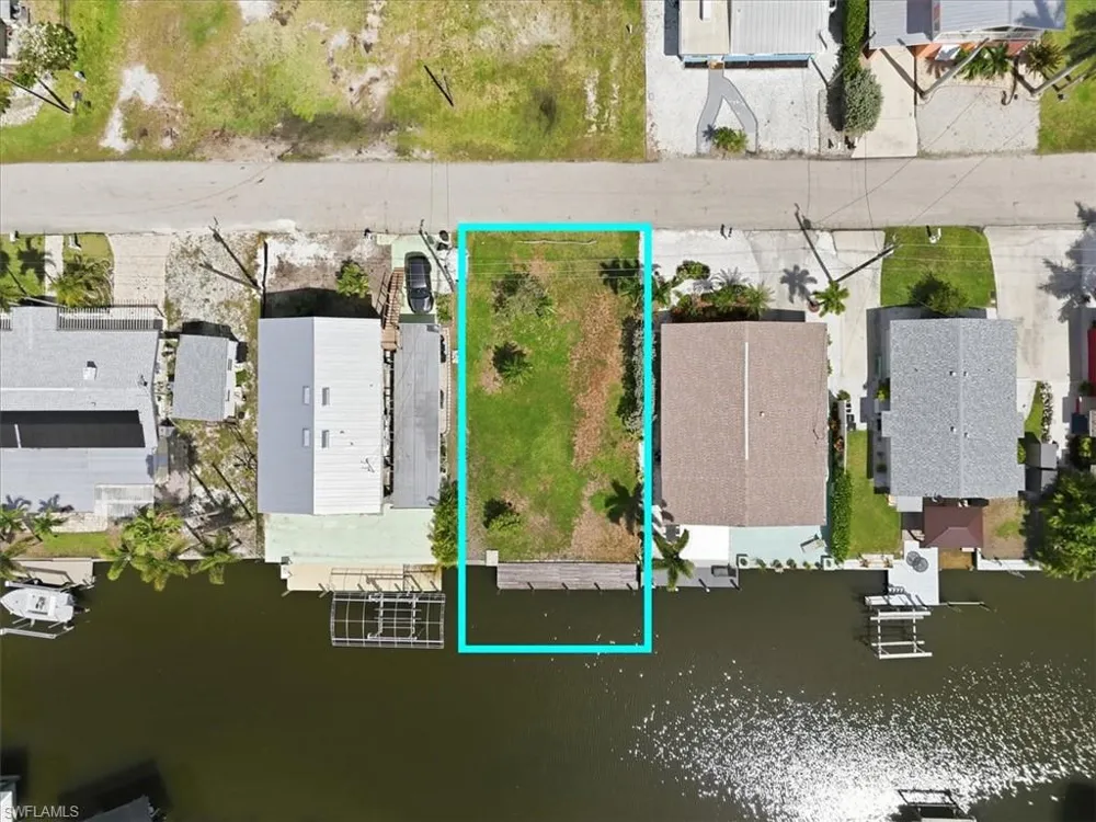 2609 Bayshore Drive Matlacha, FL 33993