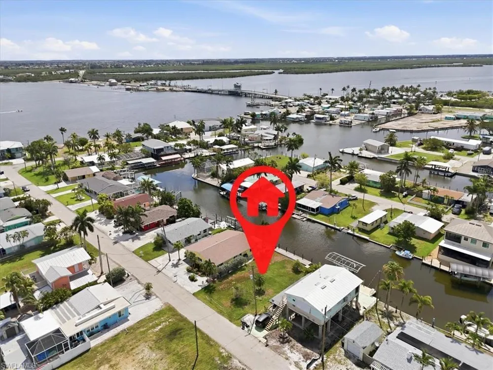 2609 Bayshore Drive Matlacha, FL 33993
