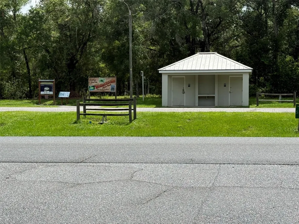 1985 W CORRINE STREET Dunnellon, FL 34434