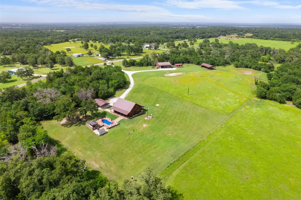 218 Lcr 793 Groesbeck, TX 76642