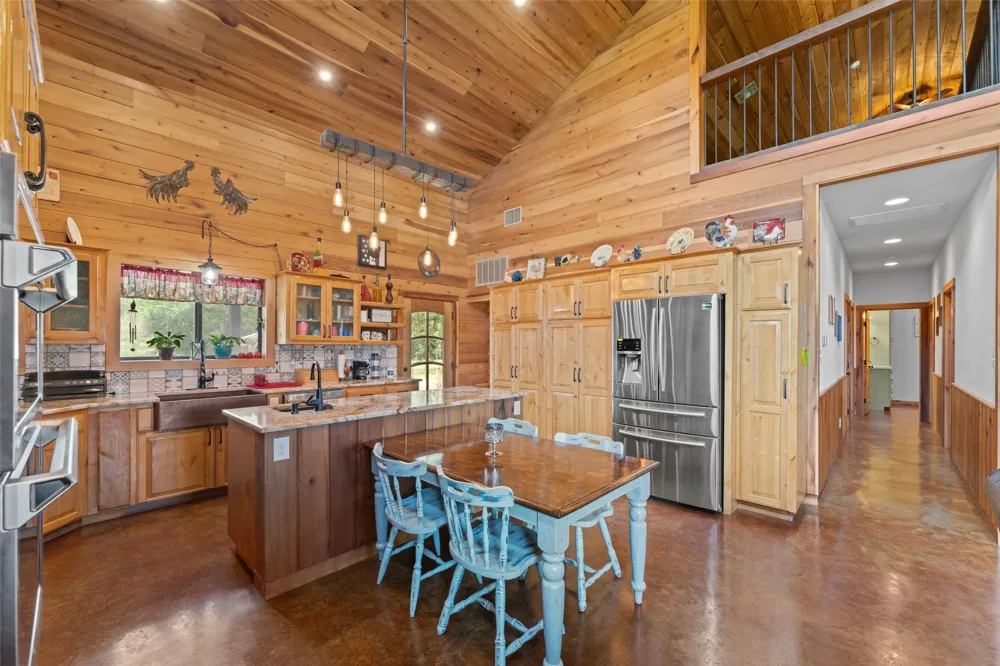 218 Lcr 793 Groesbeck, TX 76642