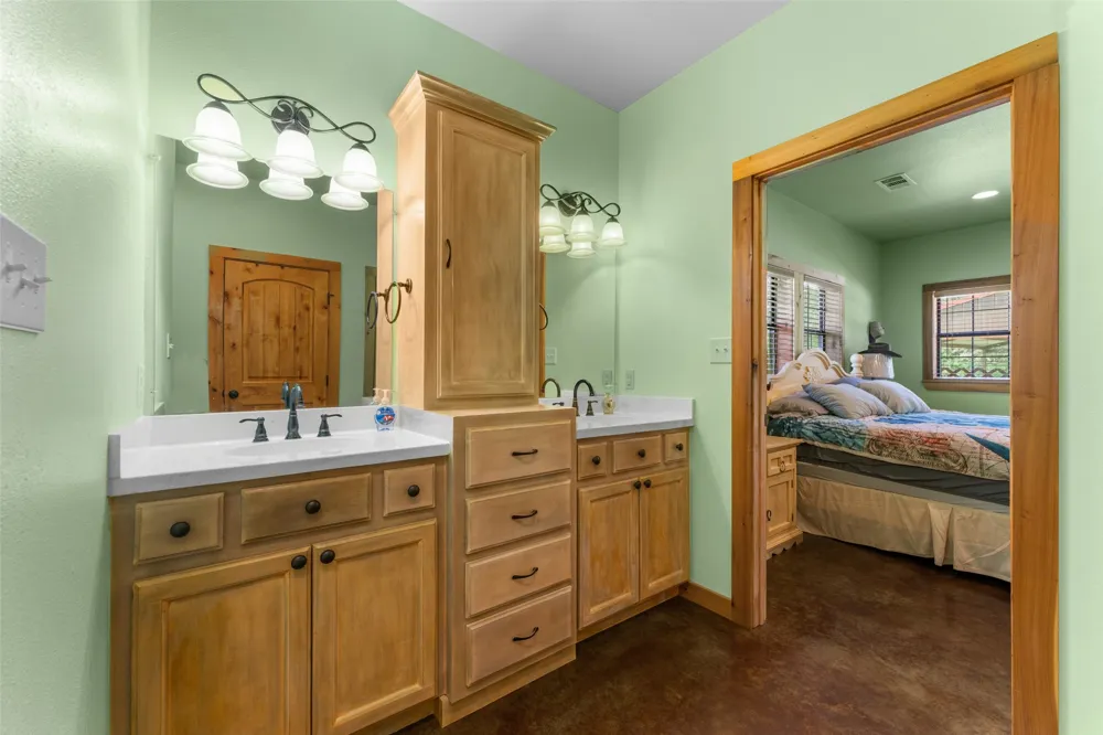 218 Lcr 793 Groesbeck, TX 76642
