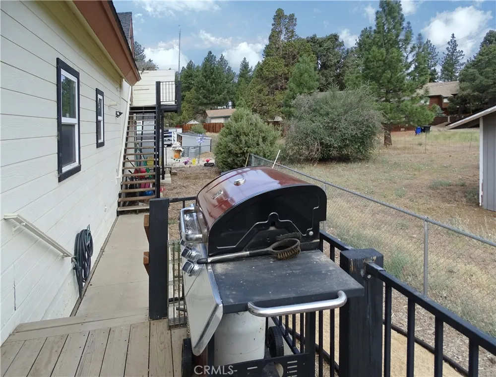 2097 Fox Big Bear City, CA 92314