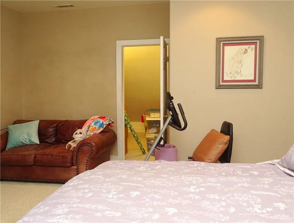 2097 Fox Big Bear City, CA 92314