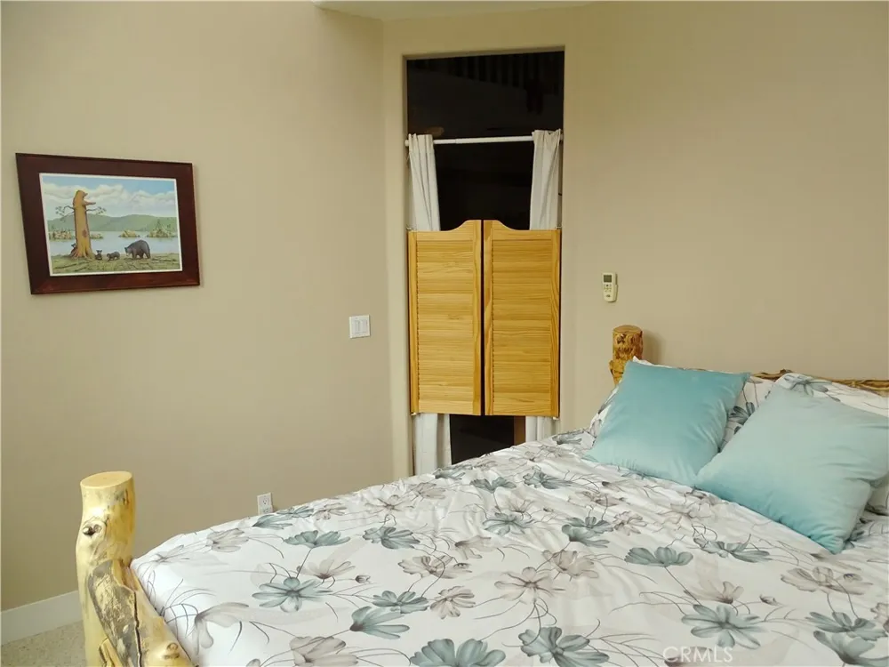2097 Fox Big Bear City, CA 92314