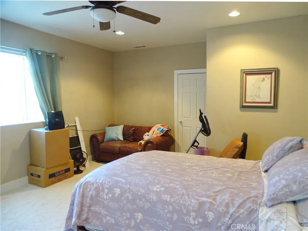 2097 Fox Big Bear City, CA 92314