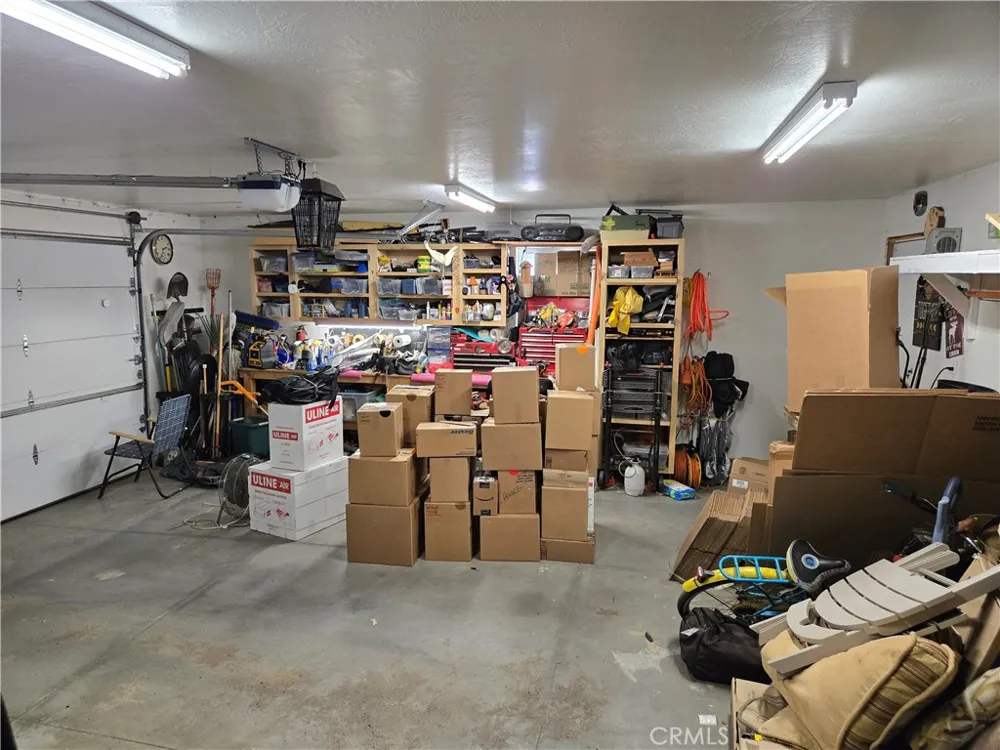 2097 Fox Big Bear City, CA 92314