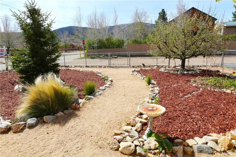 2097 Fox Big Bear City, CA 92314