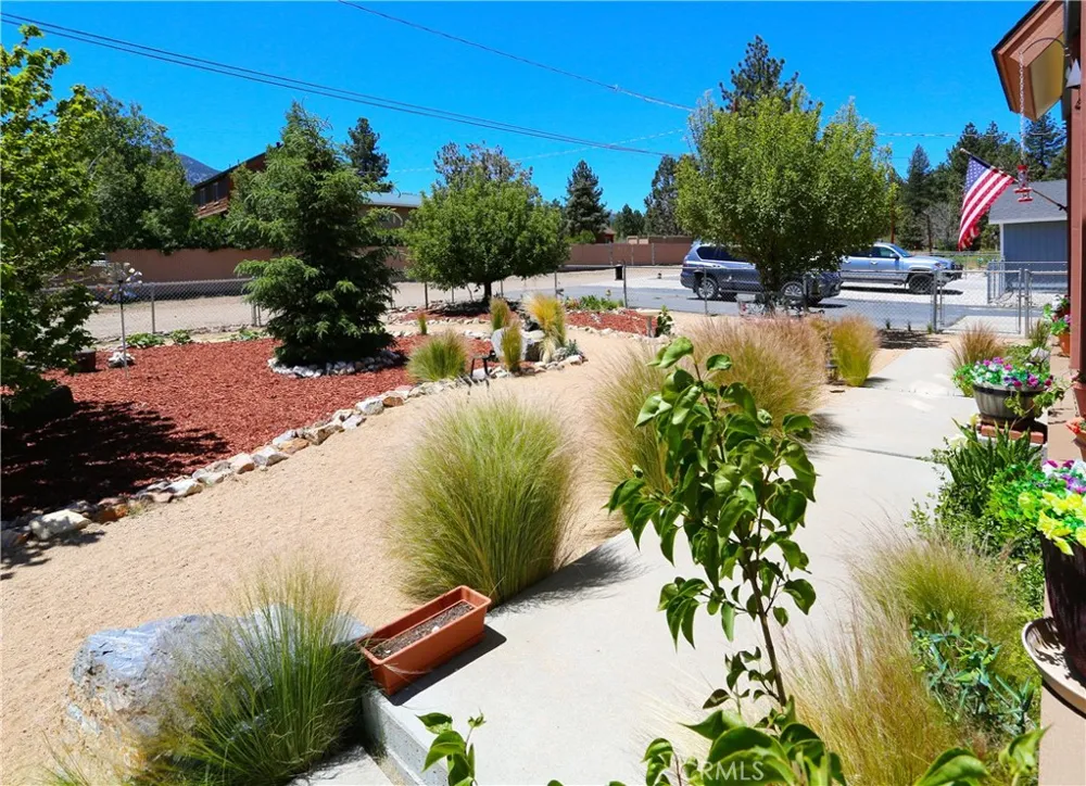 2097 Fox Big Bear City, CA 92314