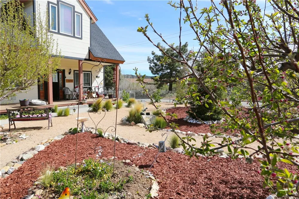 2097 Fox Big Bear City, CA 92314