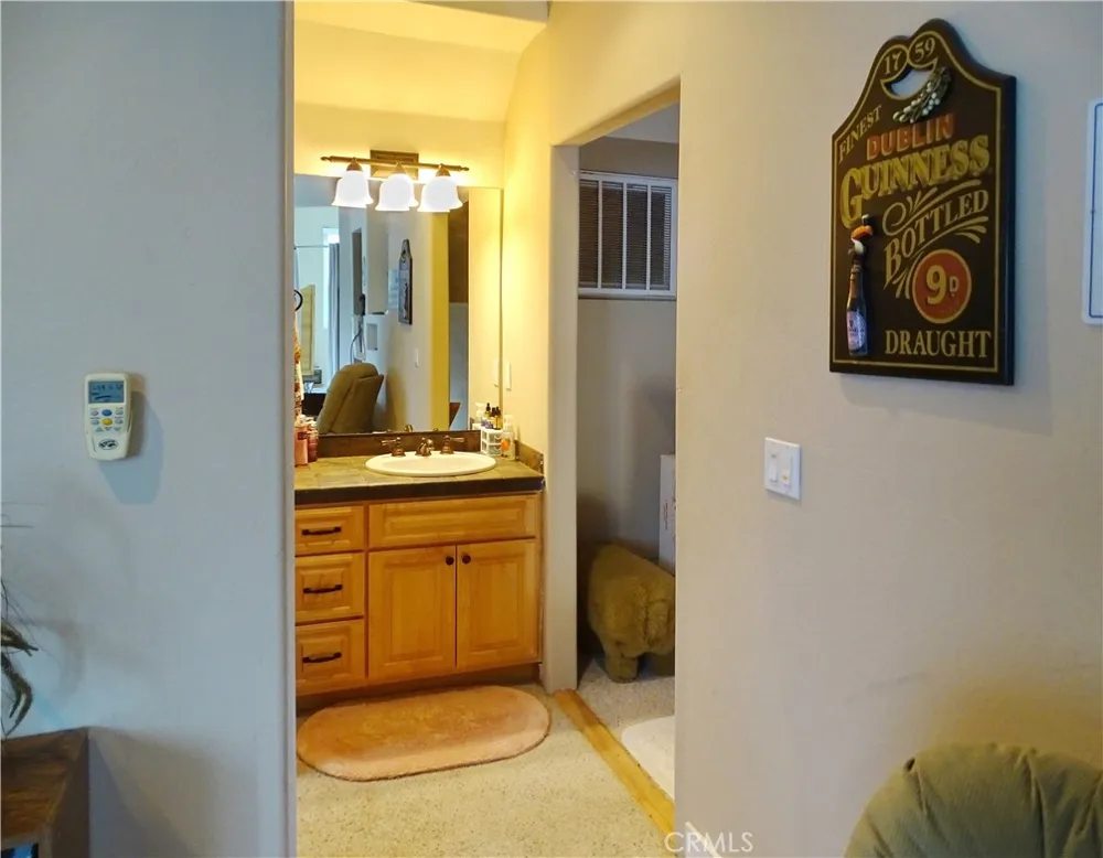 2097 Fox Big Bear City, CA 92314