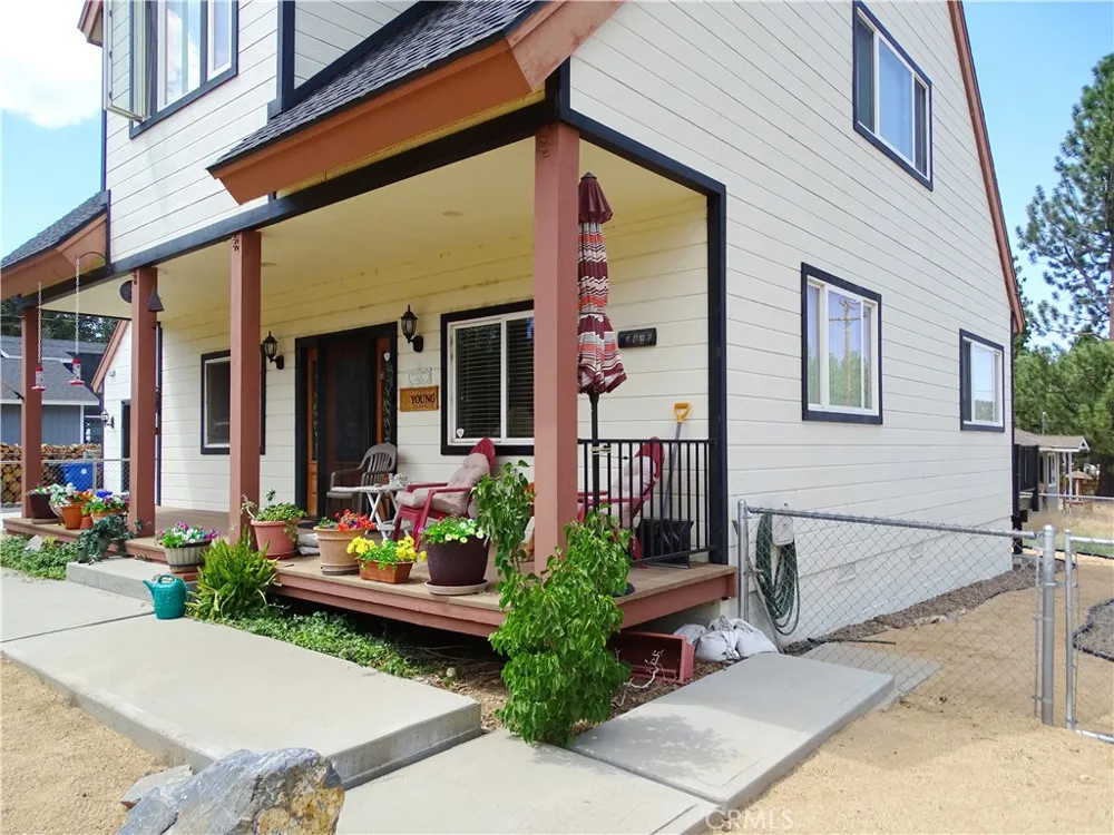 2097 Fox Big Bear City, CA 92314