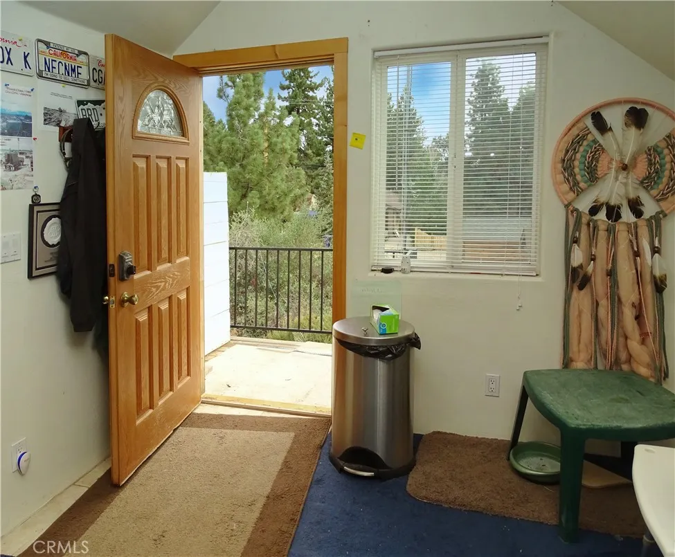 2097 Fox Big Bear City, CA 92314