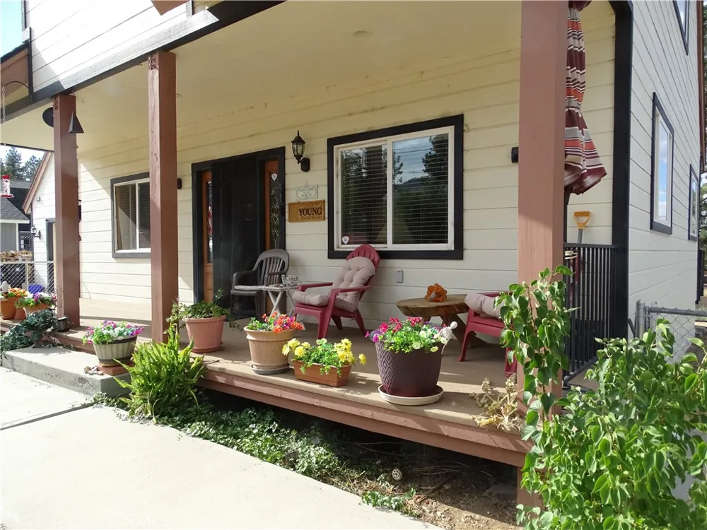2097 Fox Big Bear City, CA 92314