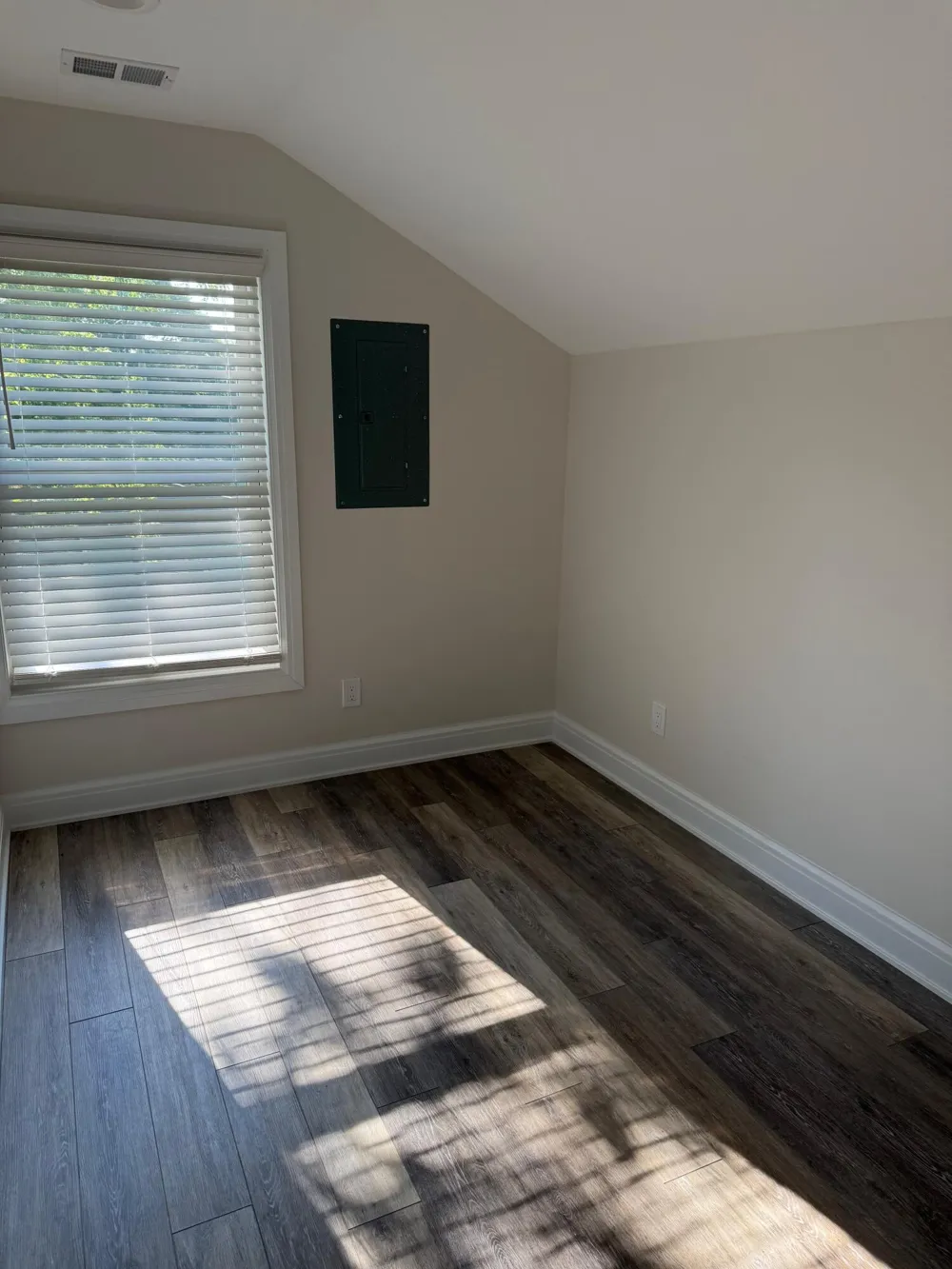 627 River #3 Ypsilanti, MI 48198
