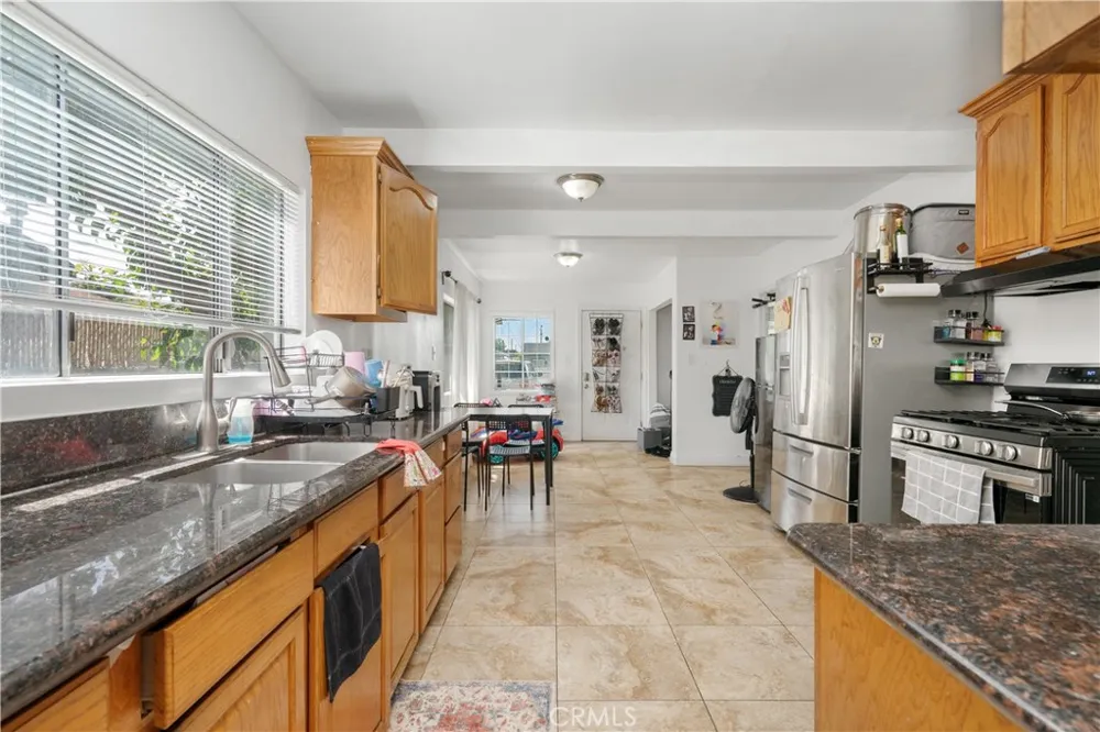1206 E Cruces Wilmington, CA 90744